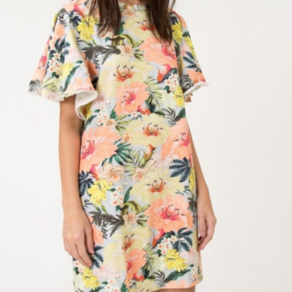Anthropologie Dresses & Skirts - Anthro FARM Rio Hawaiian Floral Flutter Sleeve